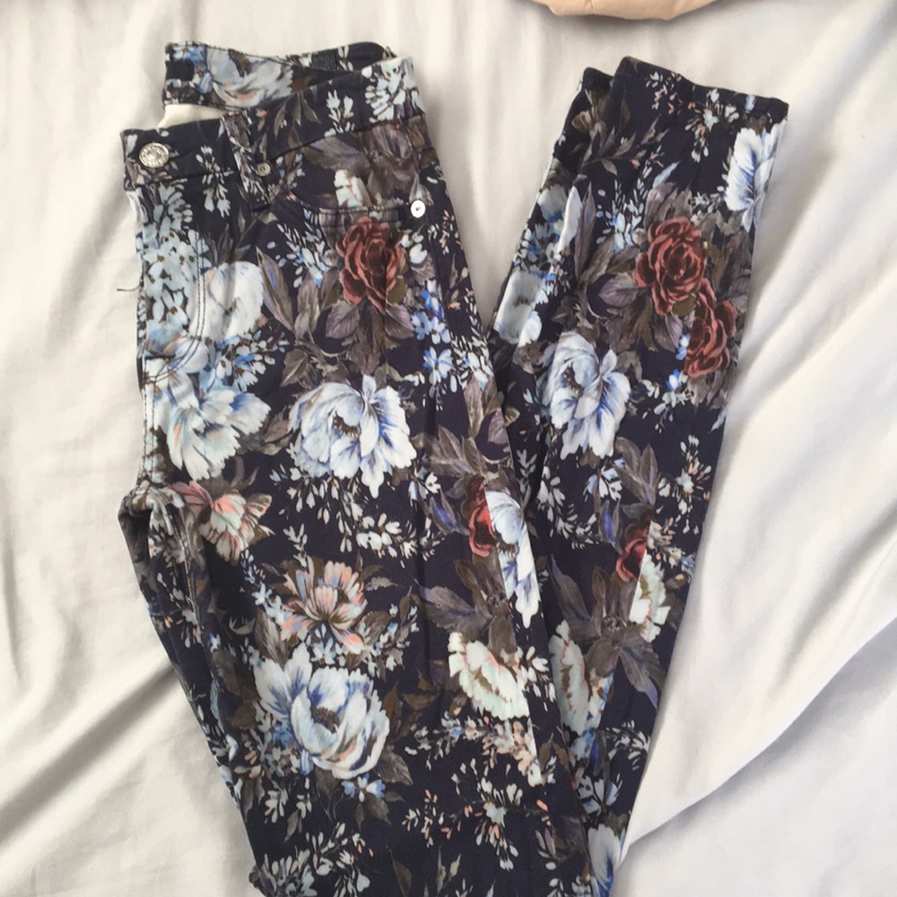 7 FAM Floral Jeans